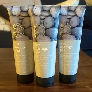 RETIRED Bath And Body Works Aromatherapy Hot Springs Spa Moisturizing Body Cream